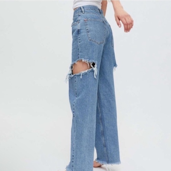 WOMENS RIPPED CUT OUT STRAIGHT LEG JEANS - Picture 1 of 8
